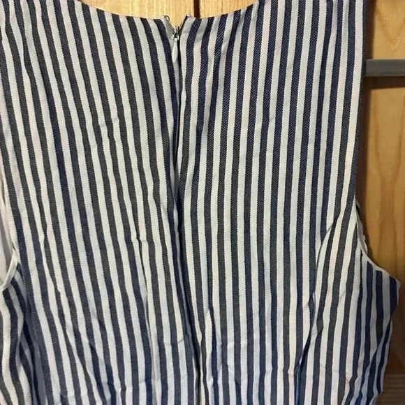 Women’s Stripped One Piece Sinched Waist Romper Size XS - Picture 5 of 8